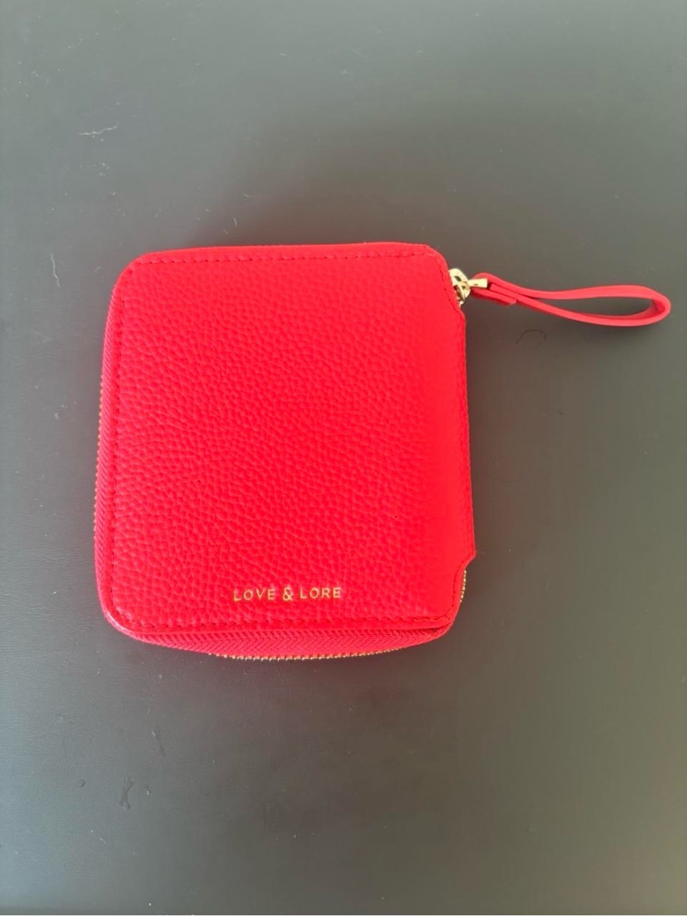 Love & Lore Red Pebbled Zip Card Holder Wristlet